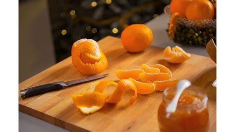 6 Reasons To Use Orange Peels For Healthy And Radiant Skin