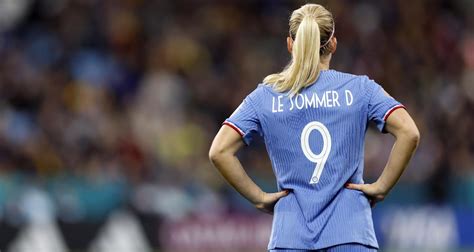 France Brésil F Les Bleues Mènent à La Mi Temps Grâce à Le Sommer