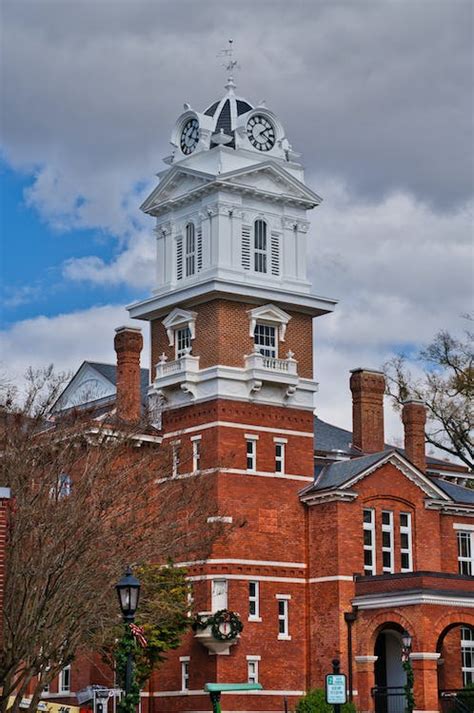 Gwinnett Historic Courthouse In Lawrenceville Georgia · Free Stock Photo