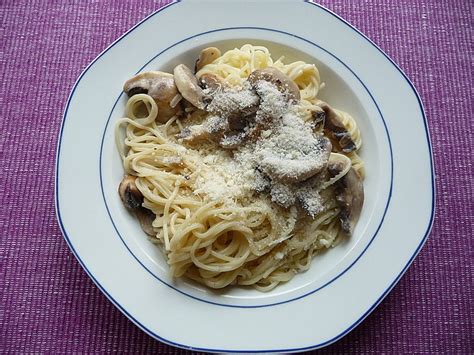 Spaghetti mit Champignon Sahne Soße von karaburun Chefkoch