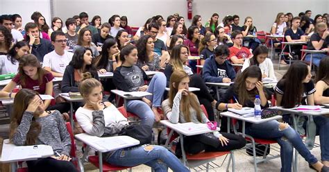 G1 Alunos deixam escola da Asa Sul e nº de unidades ocupadas passa a