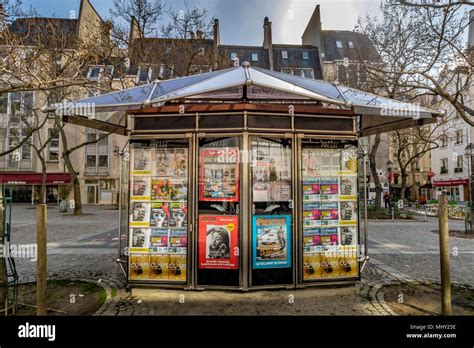 Kiosque Kiosque Paris Banque De Photographies Et Dimages Haute