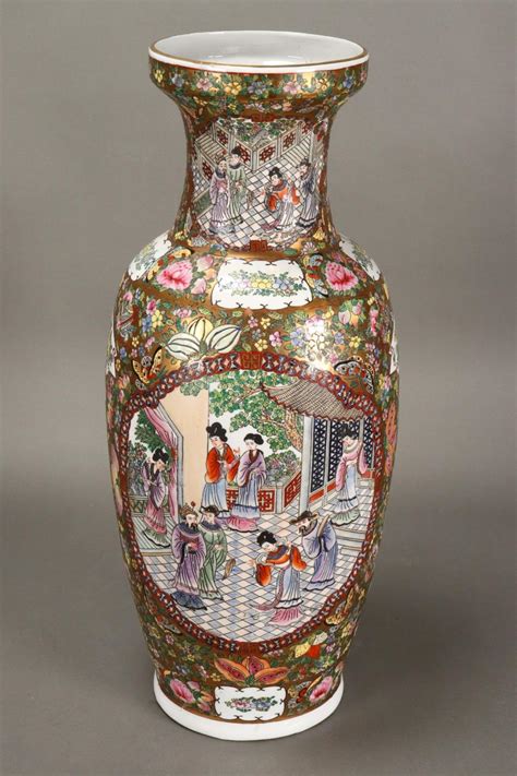 Sold at Auction: Large Chinese Porcelain Vase,