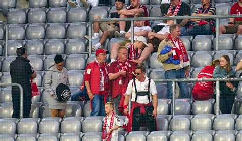 Fan Zoff Bei Den Bayern Sprecher „sich Zu Verpissen Ist Unglaublich