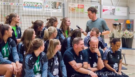 Presentatie Van Dames En Heren Volleybalvereniging Alterno Apeldoorn