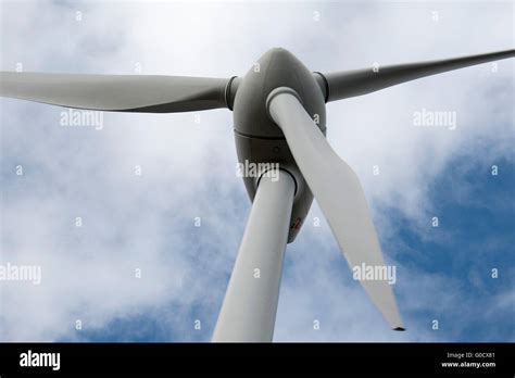 Wind turbine blades Stock Photo - Alamy