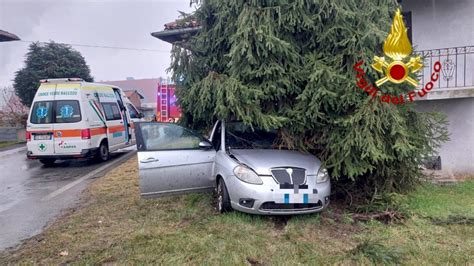 Auto Fuori Strada Sulla Provinciale 137 Un Ferito Cuneodice It