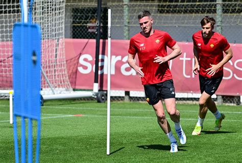 La Roma In Campo A Trigoria Per Preparare La Sfida Al Bodo Glimt Foto