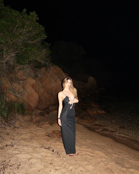 Sille Staunstrup | somewhere on an island | Instagram