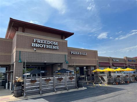 Naperville Freedom Brothers Pizzeria Alehouse