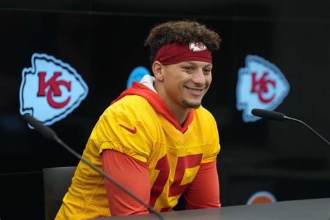 Patrick Mahomes Salary and Contract: How Much Will the Chiefs QB Make ...