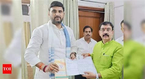 Neeraj Singh First Active Member Of Up Bjp Following In Father