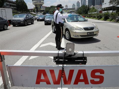 Malaysia Pm Orders Total Lockdown Amid Covid Surge