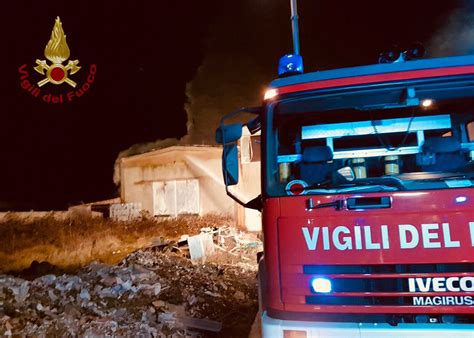 Pavia Incendio Capannone Il Sindaco Di Corteolona Rogo Sotto Controllo