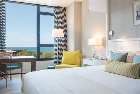 MELODY HOTEL - AN ATLAS BOUTIQUE HOTEL $185 ($̶2̶8̶8̶) - Updated 2022 ...