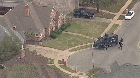 Woman In Police Custody After 17 Hour Swat Standoff In Pantego Nbc 5