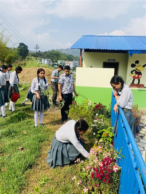 विश्व वातावरण दिवसको अवसरमा पारिजात विद्या कुञ्जले गर्यो सरसफाई तथा