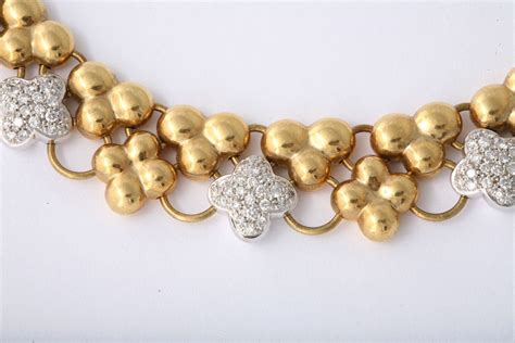 Gold and Diamond Necklace For Sale at 1stDibs