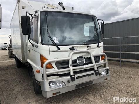 Buy Used Hino Fd Ranger Pantech Truck In Listed On Machines U