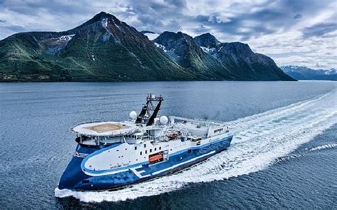 12 Noteworthy Research Vessels