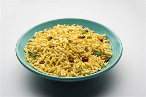 Premium Photo Puffed Rice Chivda Is A Savory And Spicy Bhel Item Made