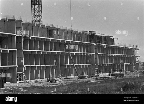 Neubau Im Bijlmermeer Die Ersten Etagen Eines Wolkenkratzers Datum 28