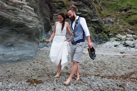 Secluded Cornwall Beach Wedding ⋆ Unconventional Wedding