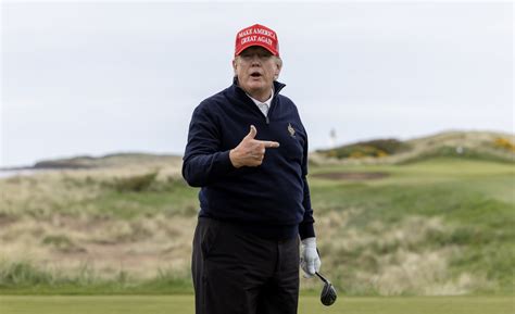 How many golf courses does Donald Trump own?