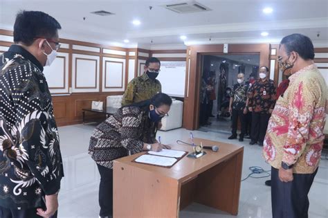 Serah Terima Jabatan Pimpinan Tinggi Pratama Di Lingkungan Ditjen Re