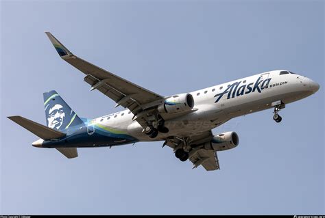 N Qx Alaska Airlines Embraer Erj Lr Erj Lr Photo By