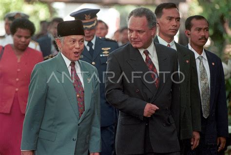 PRESIDEN BJ HABIBIE TERIMA PM PAPUA NUGINI ANTARA Foto