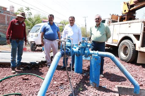 Cumple gobierno con dotación de agua potable para Bugambilias Página