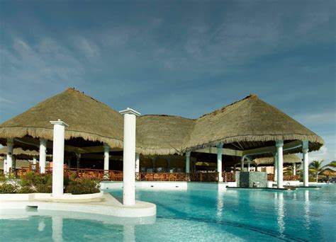 Grand Palladium Colonial Resort & Spa | Glenny Travel