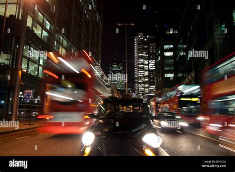 London Black Cabs Long Exposure Hi Res Stock Photography And Images Alamy