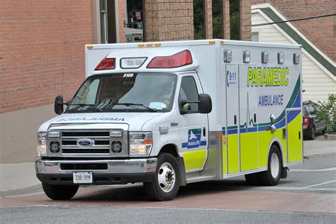 Muskoka EMS 5109 Ford E350 Demers Paramedic Ambulance Bracebridge