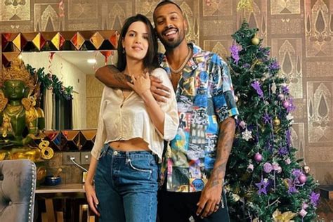 Hardik Pandya Celebrates First Anniversary With Wife Natasa Stankovic See Pics News18