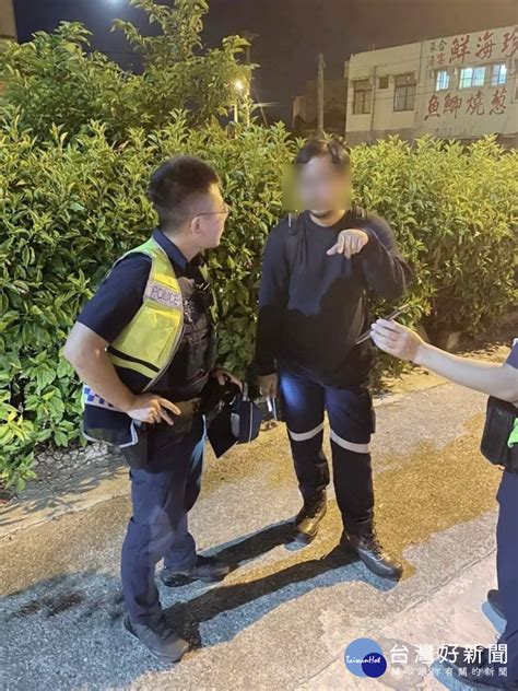 外籍男迷路街頭 台西警比手畫腳協助返住所 蕃新聞