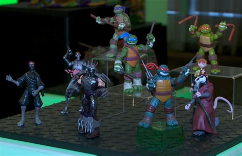 A Closer Look at the TMNT 2012 Toys