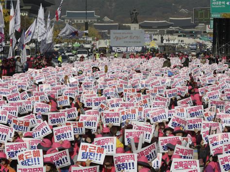 Mass Rally Kicks Off In Seoul Calling For Parks Ouster Today