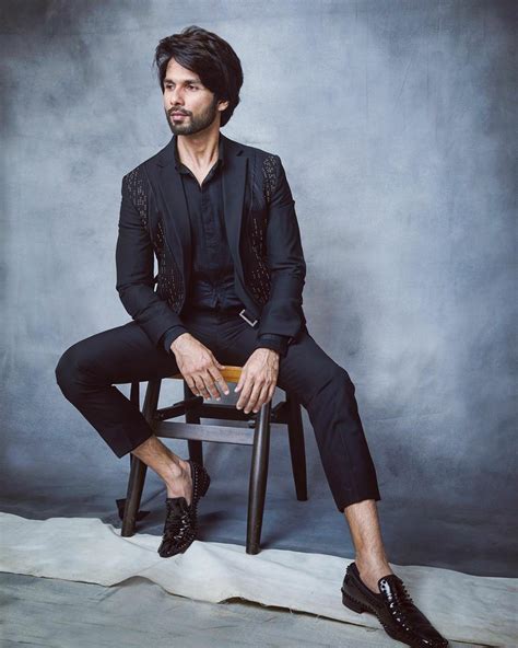 Shahid Kapoor 😎 | Shahid kapoor, Bollywood celebrities, Mens photoshoot ...