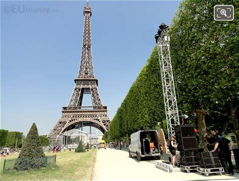 Photo Images Of Champ De Mars Park In Paris Image 13