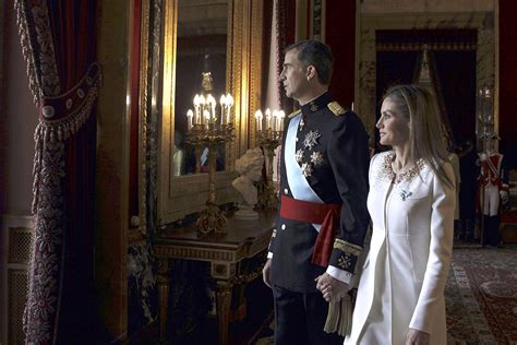 Photos Of Spain S King Felipe Vi Being Sworn In Ibtimes Uk