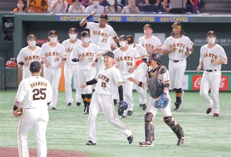 【巨人】原辰徳監督「残り7戦ベスト尽くす」阪神、広島敗れ35日ぶり3位浮上 東京ドーム白星締め ライブドアニュース