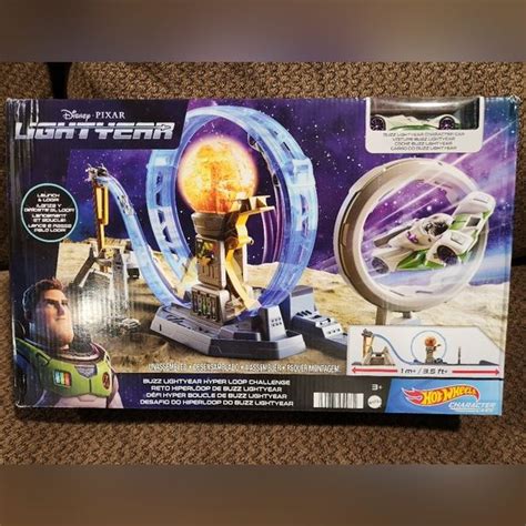 NIB Hot Wheels Disney Pixar Buzz Lightyear Hyper Loop Challenge Character Car Lightyears