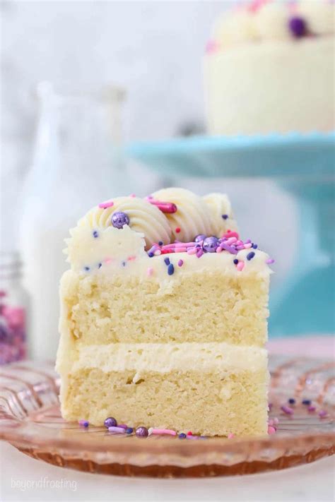 Fluffy And Moist And Easy To Throw Together You Ll Love This Mini 6 Inch Vanilla Cake With Van