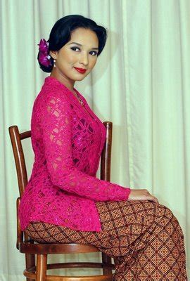 Lukisan Baju Kebaya Tradisional Melayu Pin By Claire Phua On Pakaian