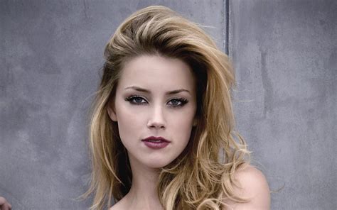 Women Amber Heard Blonde Long Hair Actress Wavy Hair Cleavage Looking At Viewer Open Mouth Face