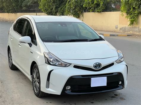 Toyota Prius Alpha G For Sale In Faisalabad Pakwheels