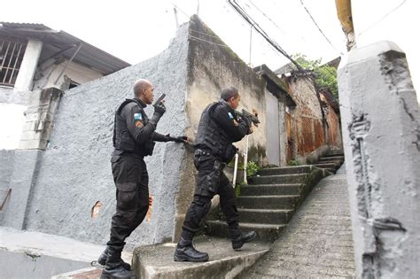 PM faz operação no Morro do Turano moradores relatam tiroteio Rio de