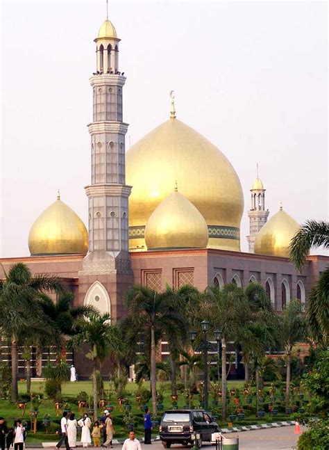 Masjid Kubah Emas Dian Al Mahri Depok Alfusoftmedia